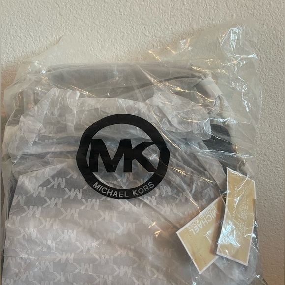 NWT Micheal Kors Frame Out Brown Crossbody, Large - Picture 8 of 8